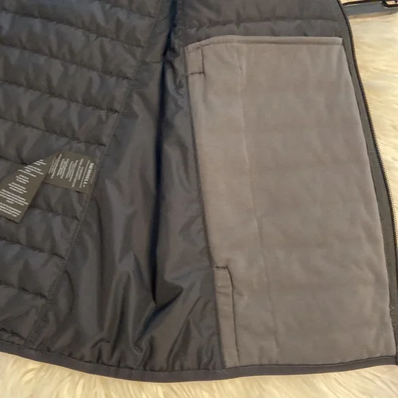 MERRELL Man Vest BNWOT color black length 28” pit to pit 36” two front pockets - Picture 8 of 12